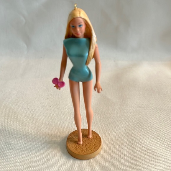 Hallmark Keepsake Malibu Barbie Ornament - Picture 1 of 9
